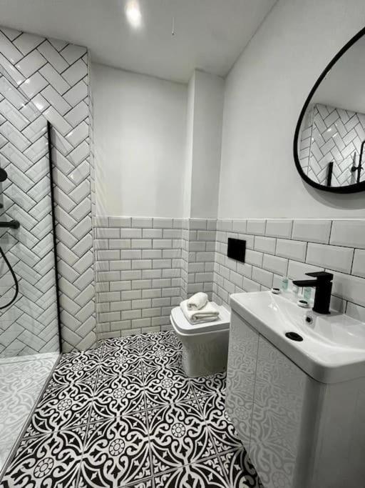 Stunning 1 Bed Apt In West End กลาสโกว์ ภายนอก รูปภาพ
